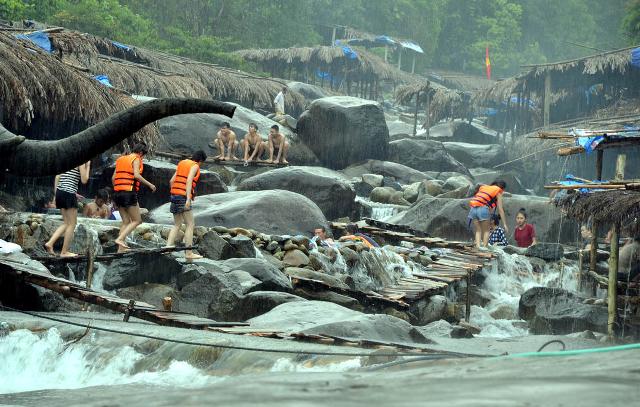 Tìm phương án lợi nhất cho các hộ kinh doanh ở Suối Voi