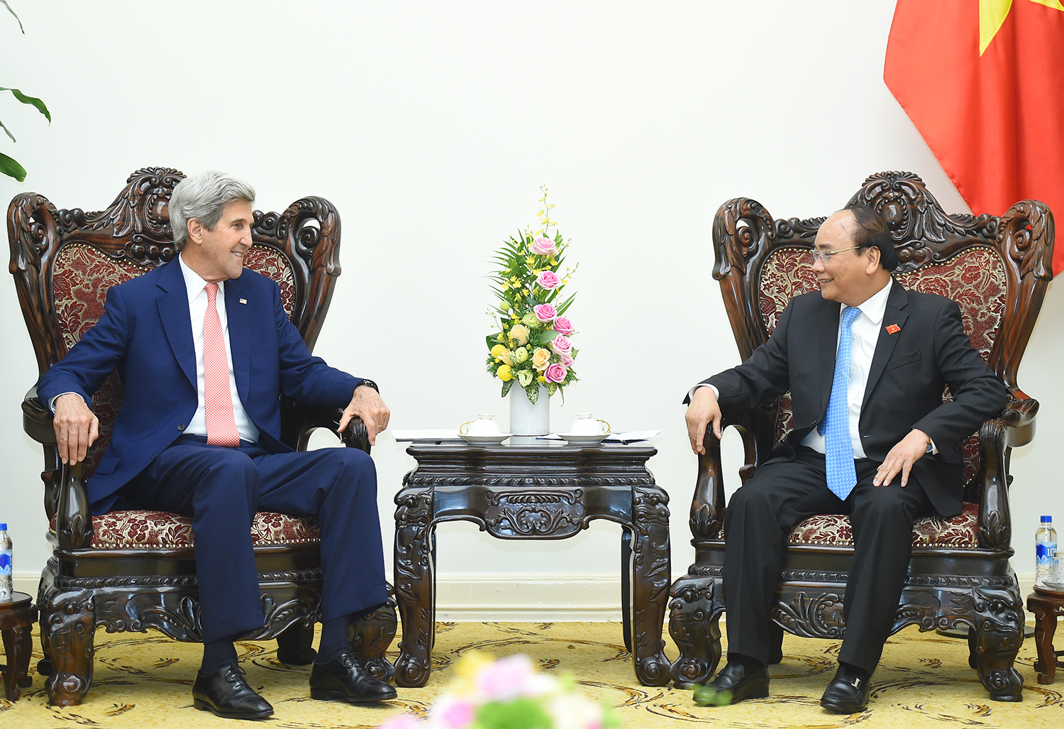 Thủ tướng Nguyễn Xuân Phúc tiếp cựu Ngoại trưởng Hoa Kỳ John Kerry