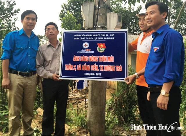 Trên 150 triệu đồng “thắp sáng đường quê”