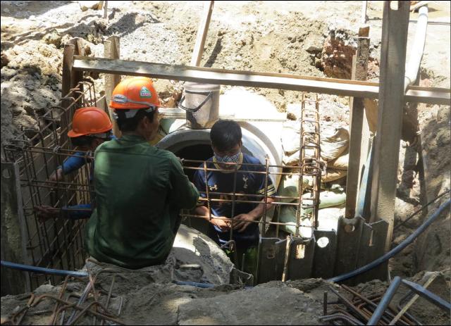 Tinh thần lao động của một tổ thi công