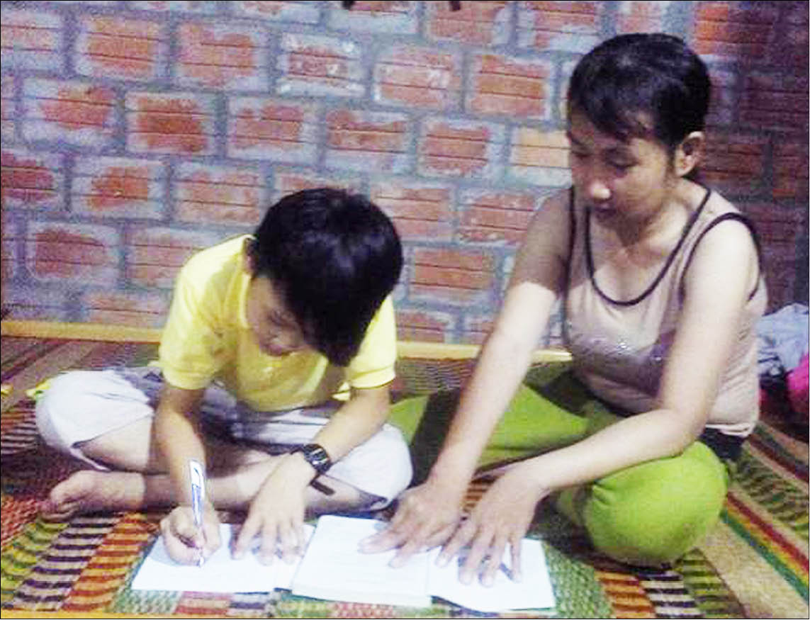 Đáng thương mẹ góa con côi