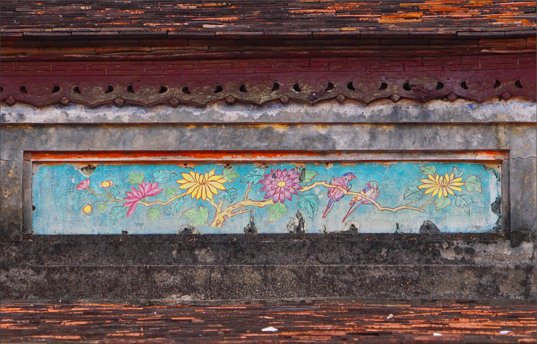 Amazingly Beautiful Chrysanthemums on Hue Heritage