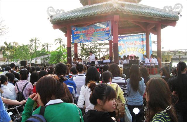 “Âm nhạc đường phố” không chỉ là âm nhạc