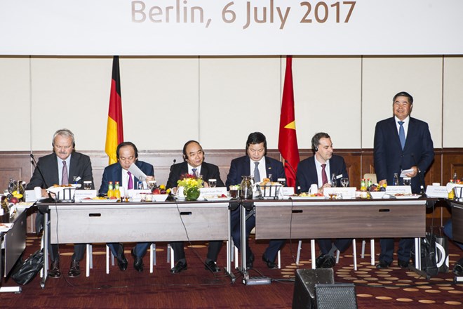 FPT “bắt tay” với hai doanh nghiệp Đức để phát triển công nghệ