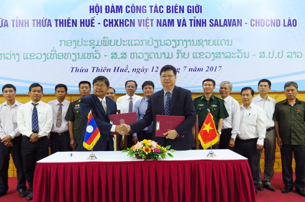 Thua Thien Hue and Salavan Laos sign a memorandum on border
