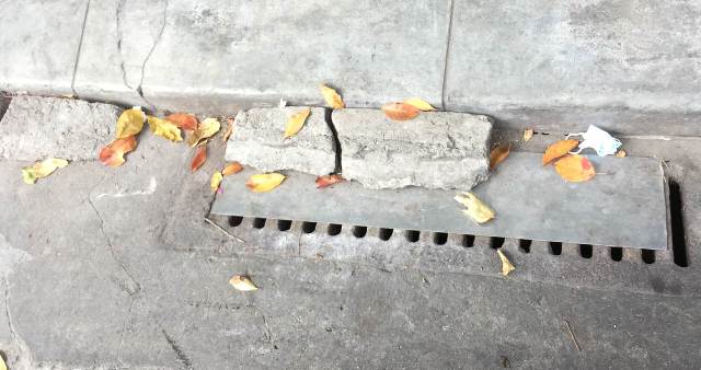 Ngăn cống thoát nước bốc mùi