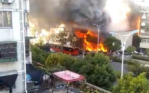 Nổ khí gas ở Trung Quốc khiến nhà sập và 57 người thương vong