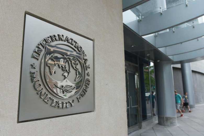 IMF giữ nguyên dự báo tăng trưởng toàn cầu