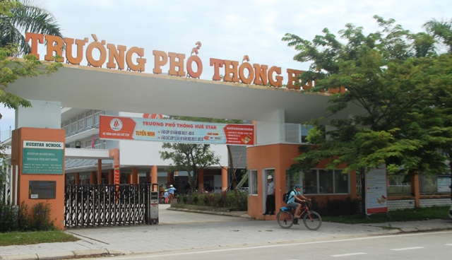 Ngân hàng niêm phong phòng, Trường Huế Star vẫn dạy học