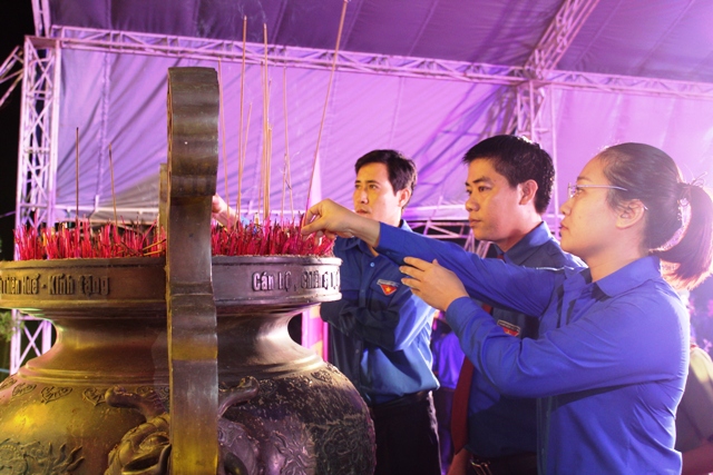 140 đoàn viên tham gia Hành trình “Theo bước chân những người anh hùng”