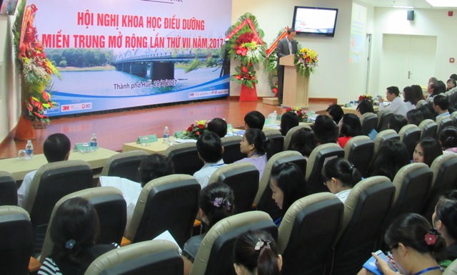 Chia sẻ kinh nghiệm chăm sóc và đảm bảo an toàn cho người bệnh