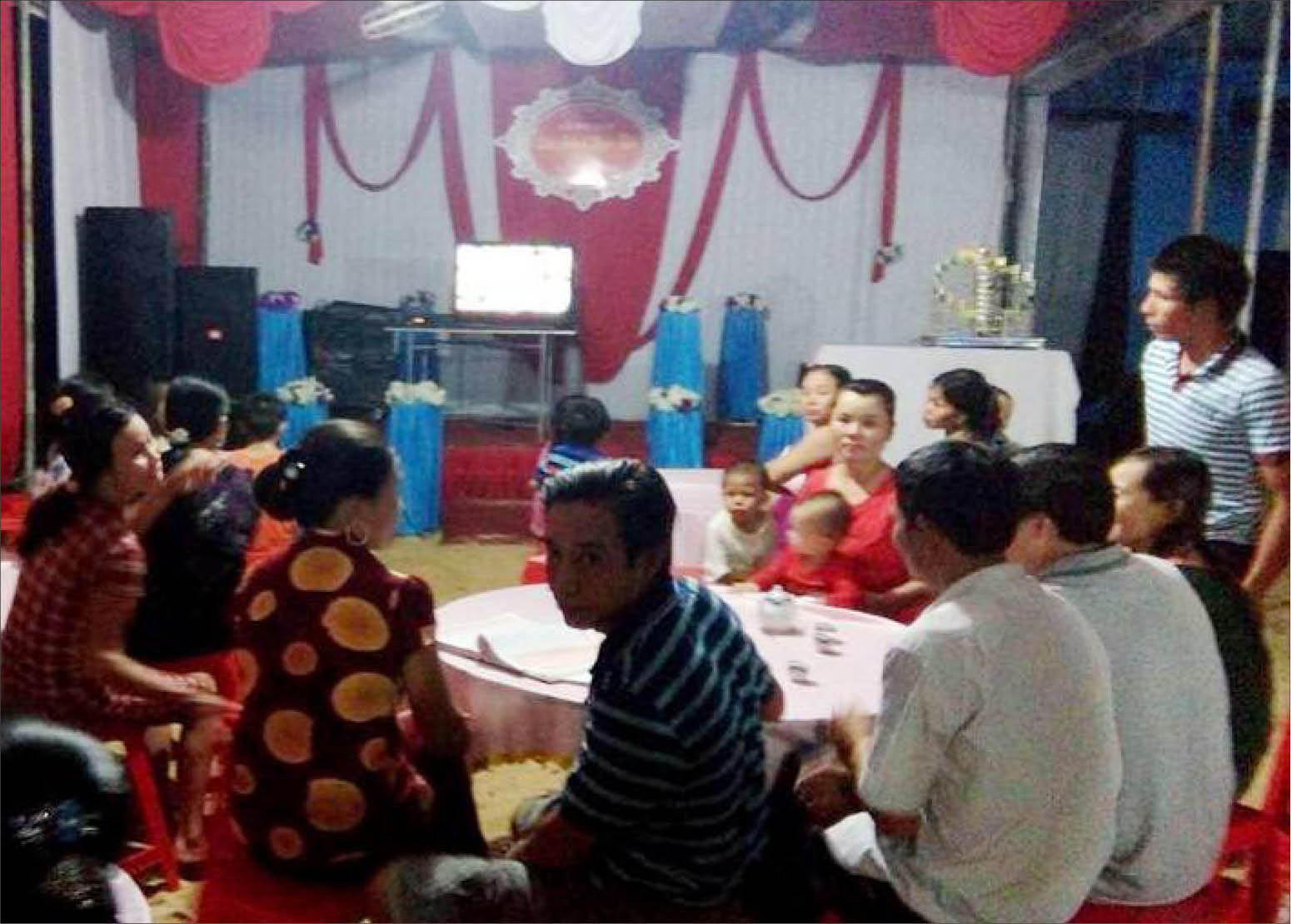 “Chơi” cưới ở quê