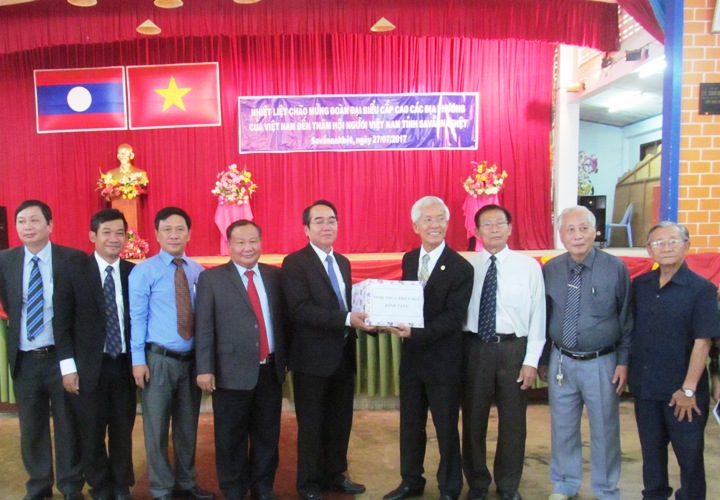 Thua Thien Hue province attends the Ceremony of Vietnam-Laos Solidarity Year 2017 in Savannakhet province