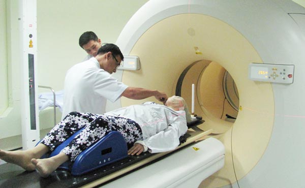 Bộ Y tế cảnh báo việc lạm dụng khám chữa bệnh bằng thiết bị xã hội hóa