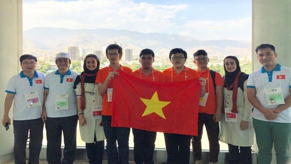Nguyễn Hy Hoài Lâm giành Huy chương Đồng tại Olympic Tin học quốc tế