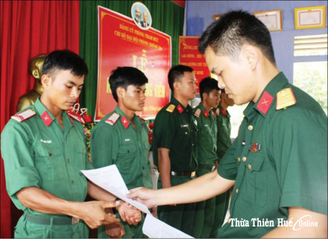 Phát triển đảng viên trẻ trong lực lượng vũ trang