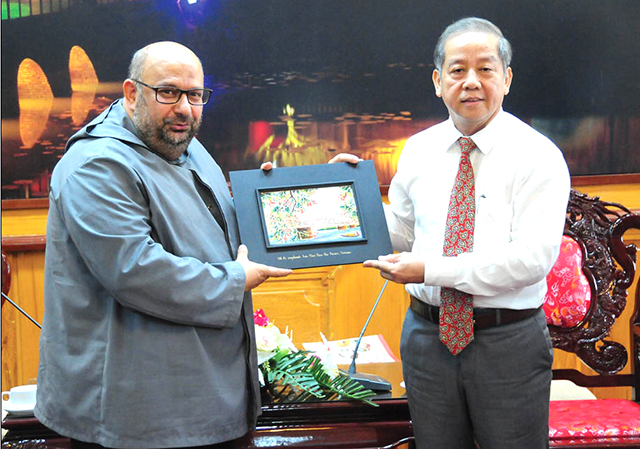 Provincial leader receives Fr Louis Tirana - Vice-Superior of the Benedictine Order