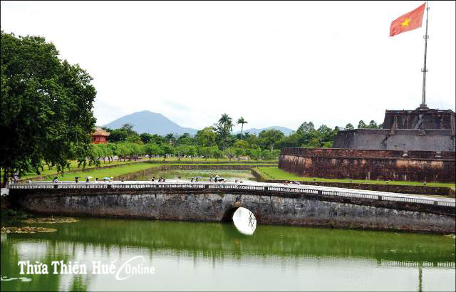 Thi logo  slogan du lịch Huế Đừng để tái diễn kịch bản cũ