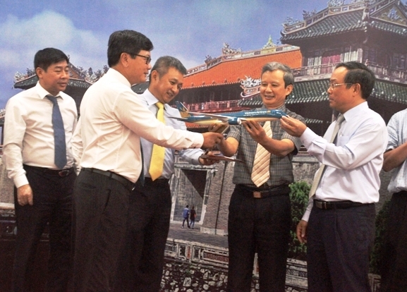 Vietnam Airlines to promote images, tourism destinations of Hue