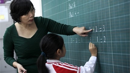 Việt Nam đang thừa hay thiếu giáo viên