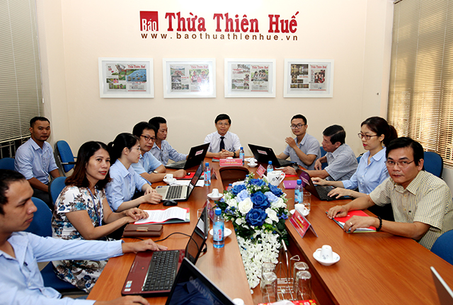 Tuyển sinh sư phạm Bức tranh nhiều gam màu