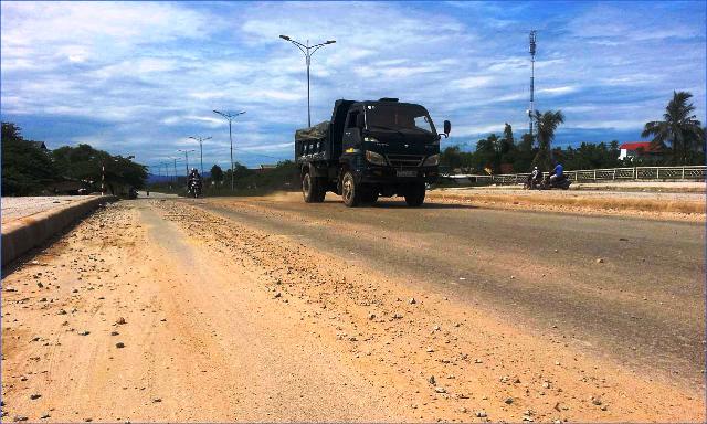 Xe quá tải hoành hành