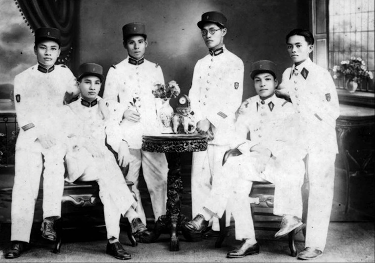 Những dàn kèn hơi của Huế  buổi lễ thoái vị của vua Bảo Đại