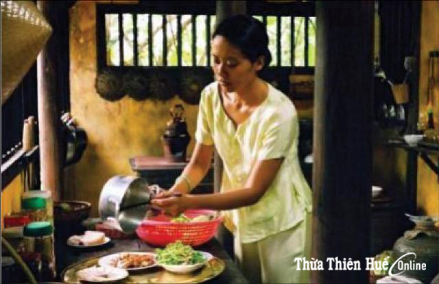 The Seventh Art in Hue