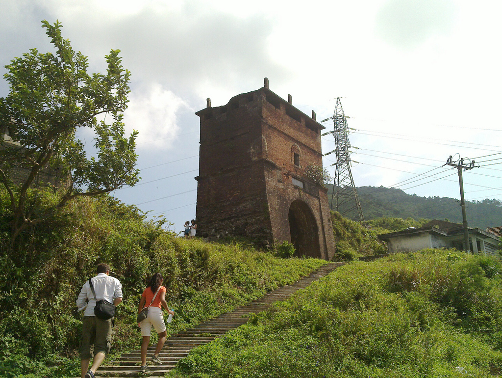 Coordinating to manage, conserve and promote the value of Hai Van Gate