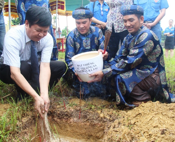 The sacred soil from Spratly merges into Xa Tac Esplanade