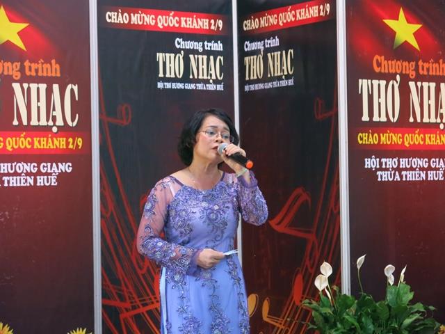 Ngâm thơ mừng Tết độc lập