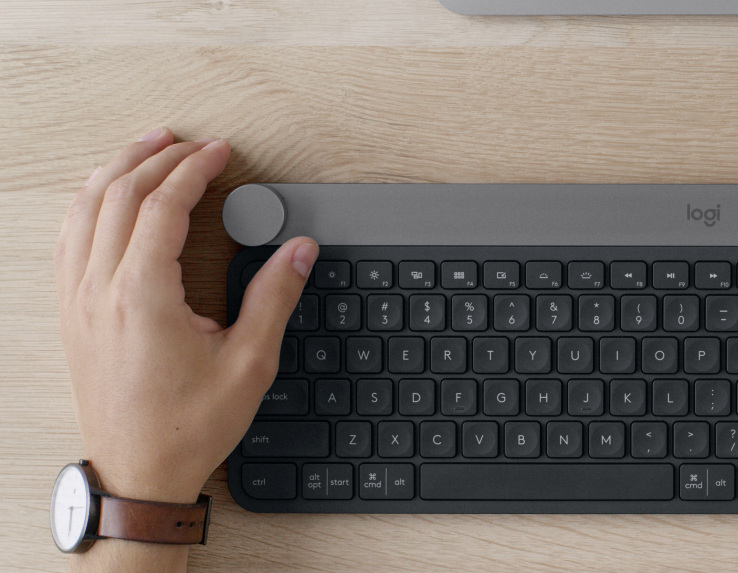 Bàn phím Logitech mới có nút ấn thông minh