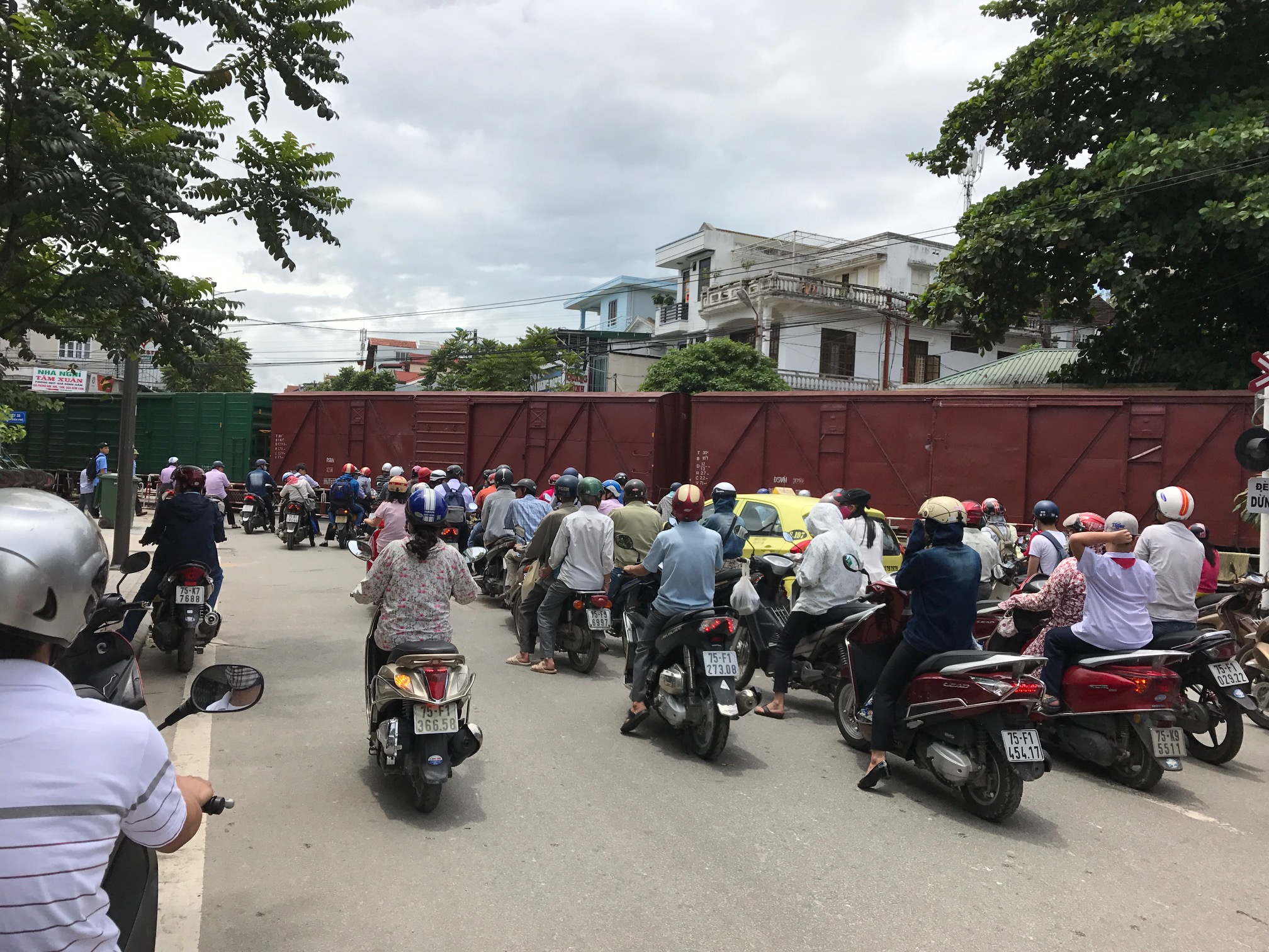 Cấp thiết xử lý tình trạng giao thông ở đường Điện Biên Phủ