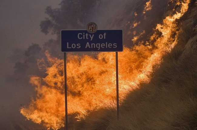 Mỹ Cháy rừng lớn nhất lịch sử tại Los Angeles
