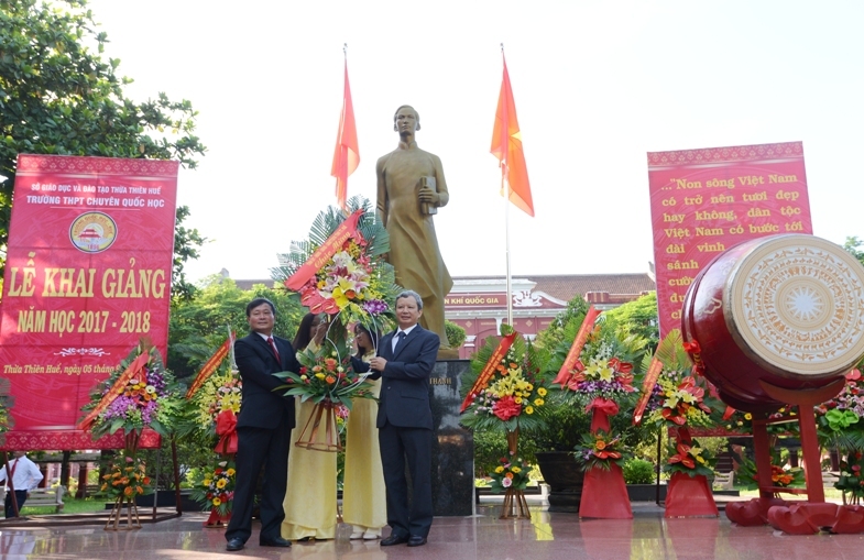 Hơn 250 000 học sinh toàn tỉnh bước vào năm học mới