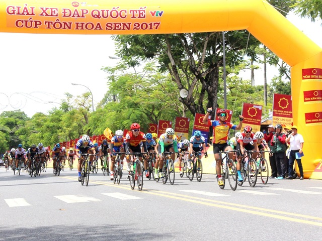 Đỗ Anh Tuấn giành chiến thắng ở chặng đua Quảng Bình – Huế