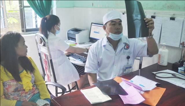 Quan tâm đội ngũ y tế cơ sở