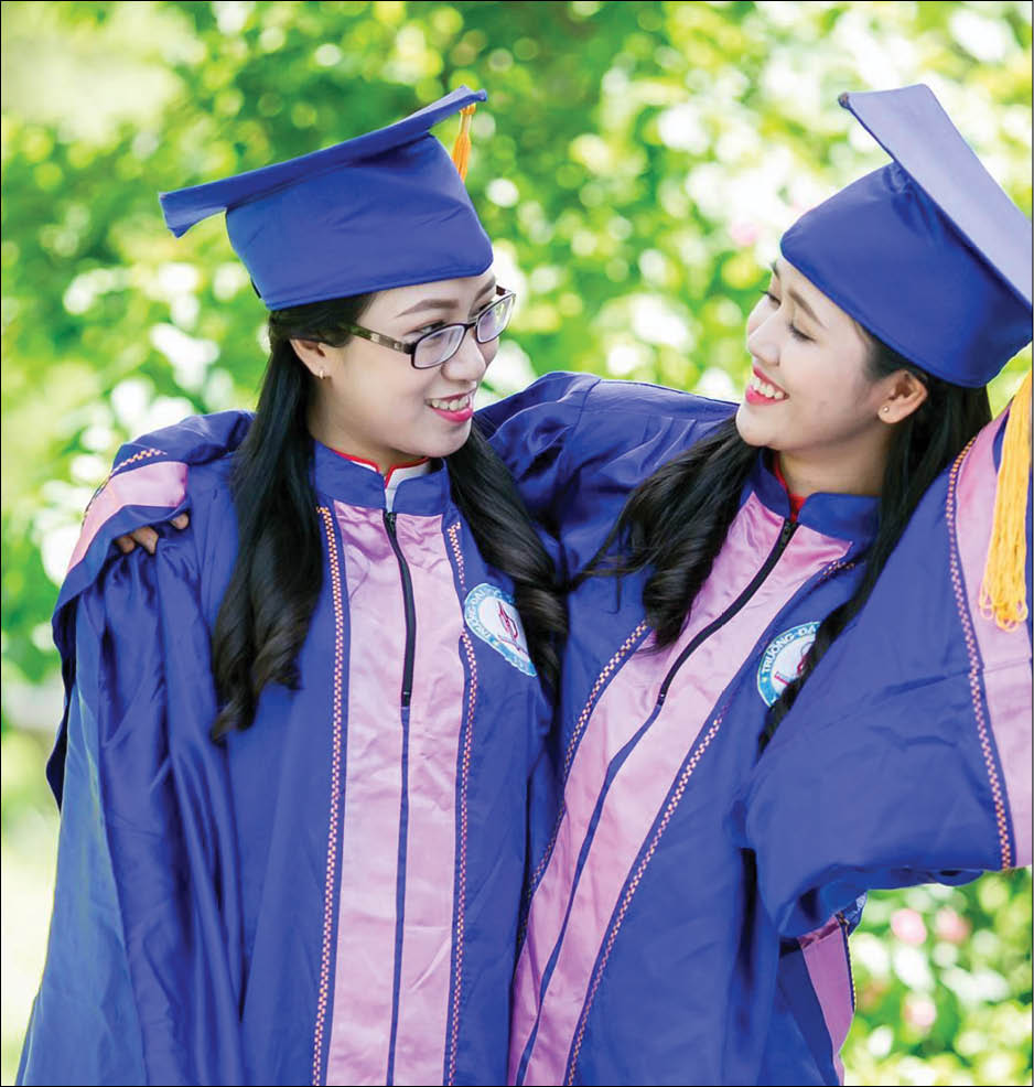 Hai nữ sinh mê nghiên cứu khoa học