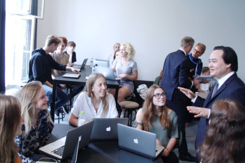 “Nhập khẩu” giáo dục nước ngoài vào Việt Nam nên cẩn trọng