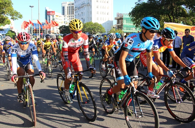 Xuất phát chặng đua TP Huế - TP Tam Kỳ