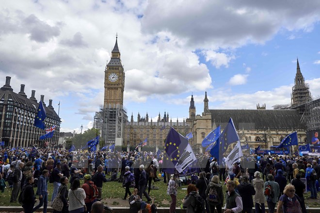 Anh, EU dời thời điểm tiến hành vòng đàm phán Brexit tiếp theo