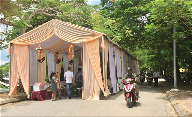 Khổ vì “hàng xóm”… vui