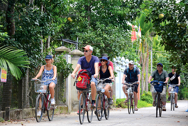 Clean tourism in Thuy Bieu