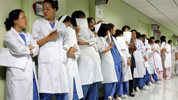Tỷ lệ bác sĩ ở Hàn Quốc thấp nhất trong các nước OECD