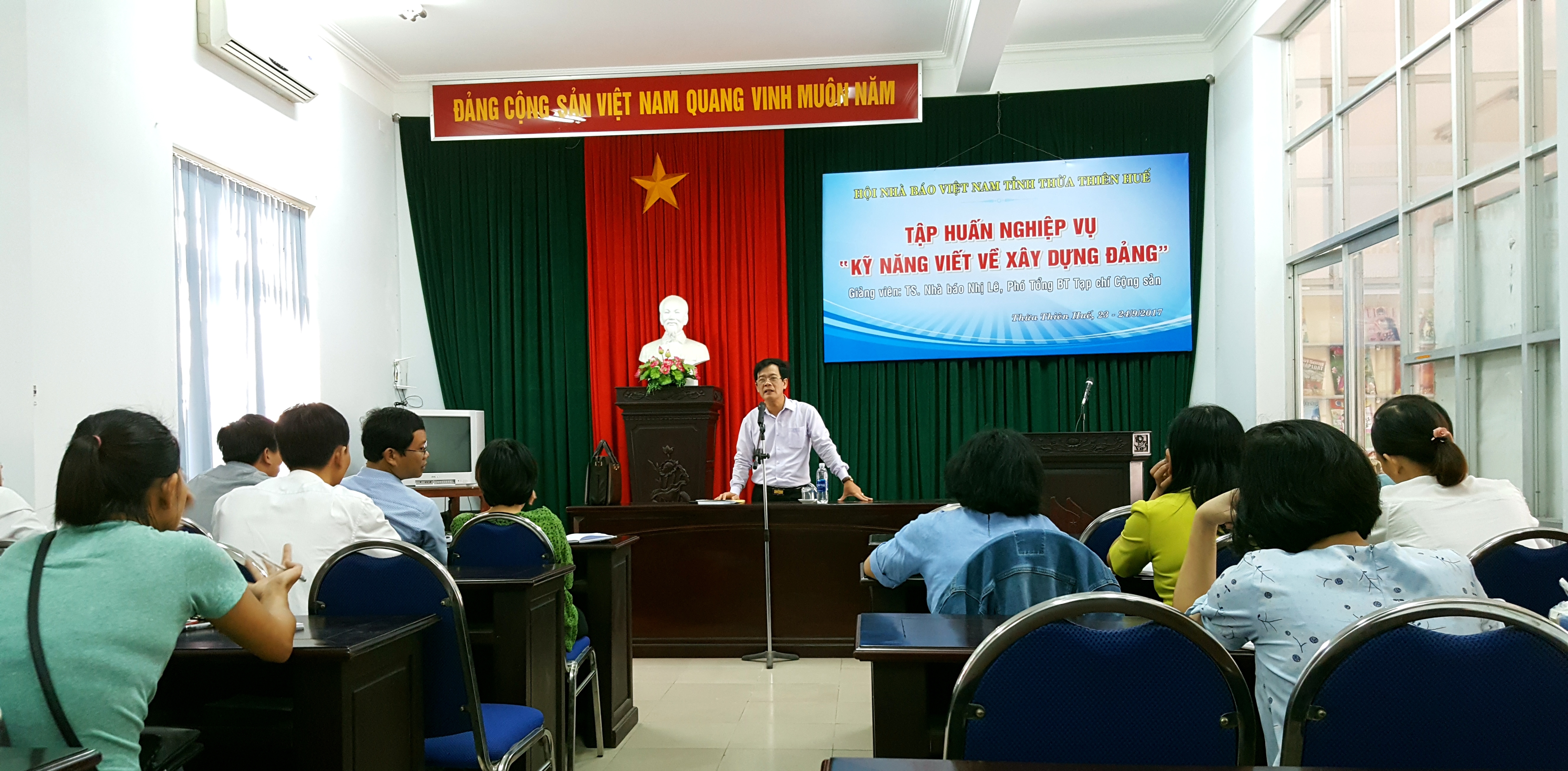 Bồi dưỡng kỹ năng viết về xây dựng Đảng cho 34 phóng viên, biên tập viên