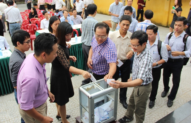 ĐH Huế phát động ủng hộ đồng bào chịu thiệt hại do bão số 10