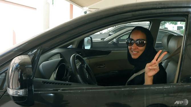Saudi Arabia lần đầu cho phép phụ nữ lái xe