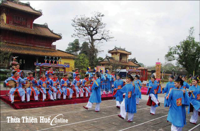 Cần thêm bàn tay kết nối