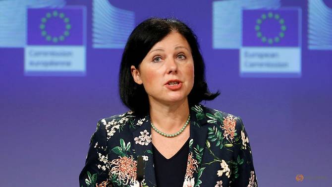 EU thúc giục các công ty internet xóa nội dung bất hợp pháp nhanh hơn