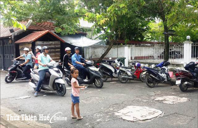 Tái diễn tình trạng chạy xe vào phố đi bộ Nguyễn Đình Chiểu